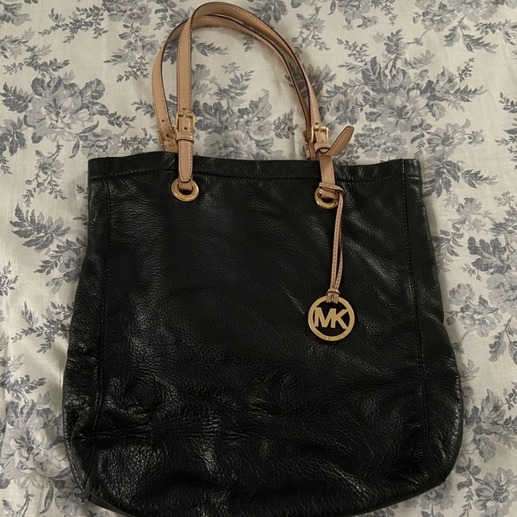 Michael Kors Handbags - MK black leather tote